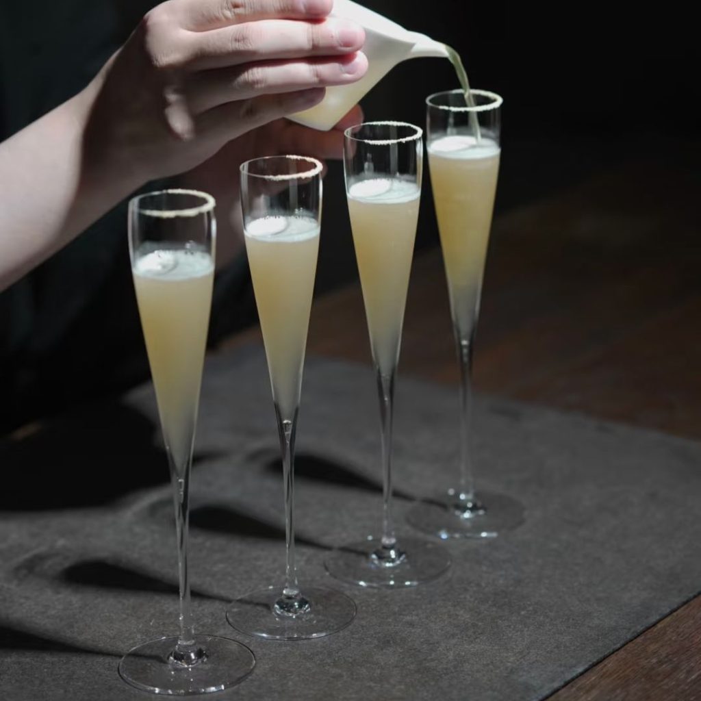 champagne glass​-31-Pivo