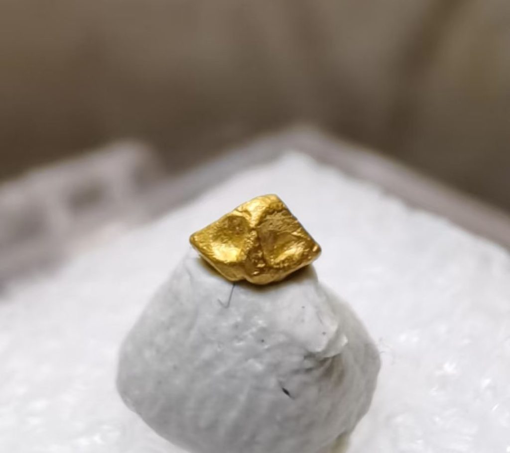 gold nugget earrings​-1-Natural octahedron