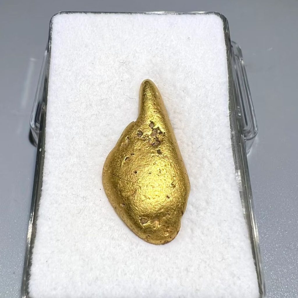 gold nugget earrings