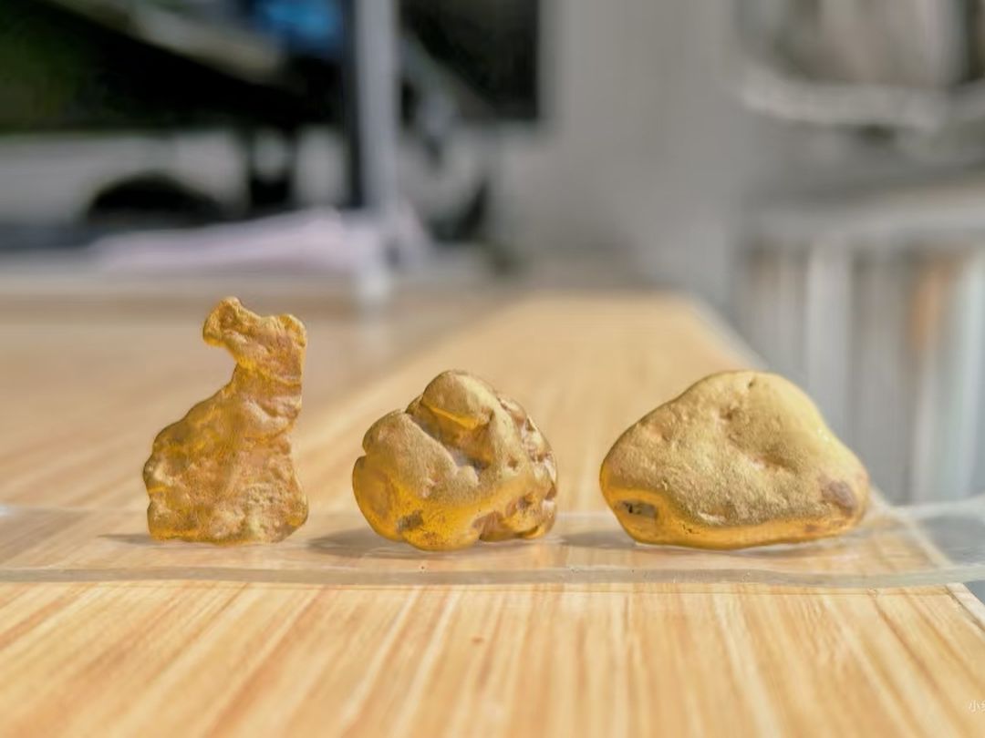 gold nugget earrings​
