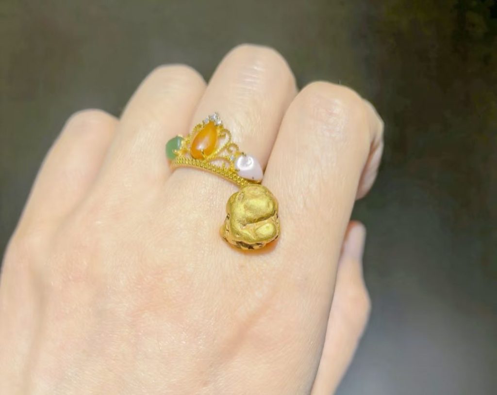 gold nugget earrings​