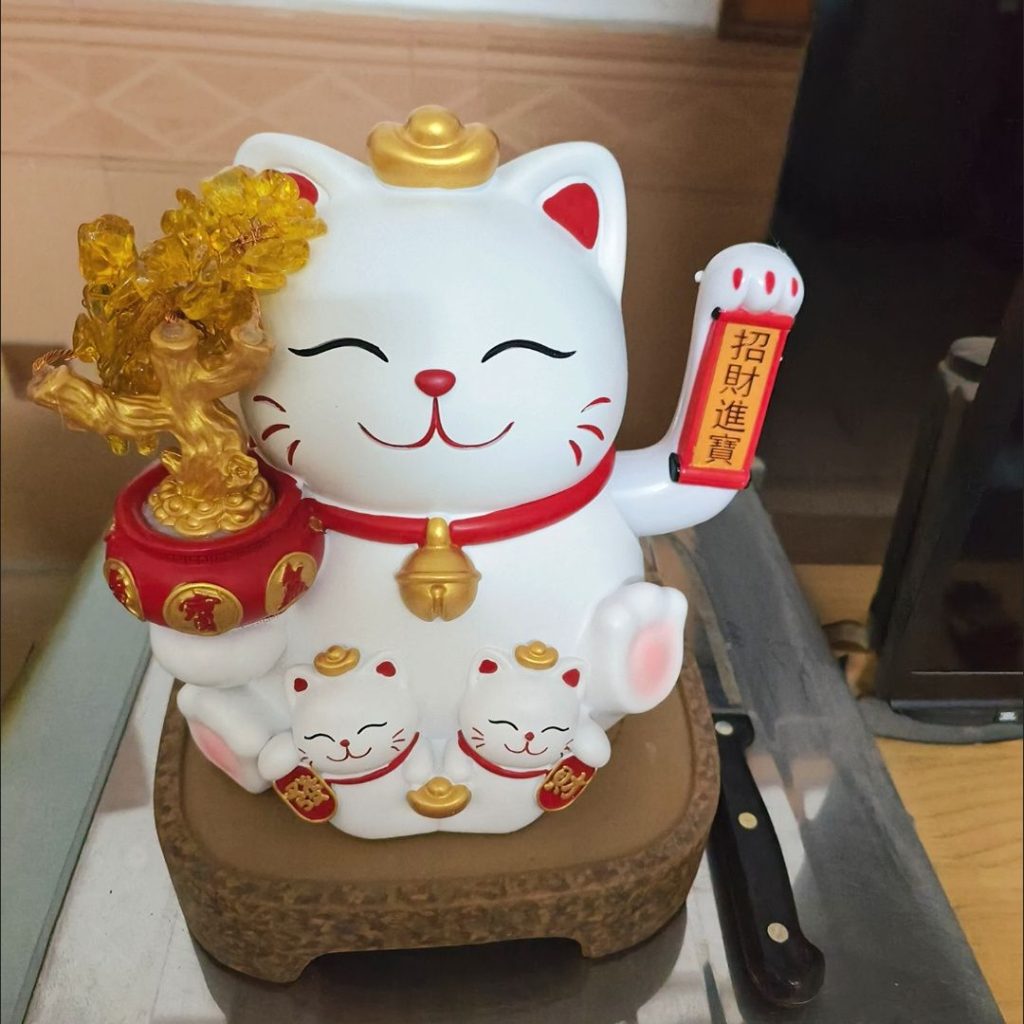 maneki neko cat