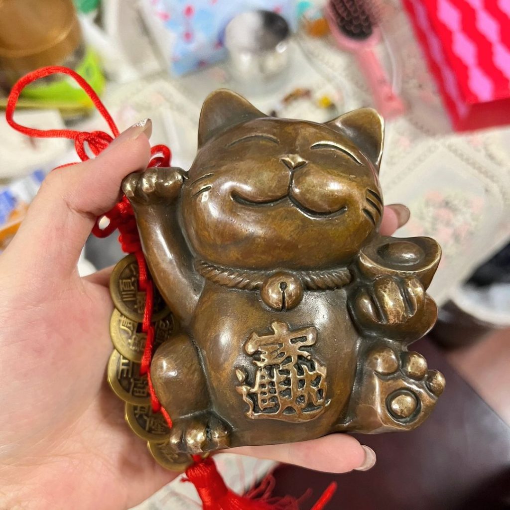 maneki neko cat