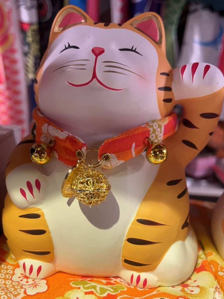 maneki neko cat