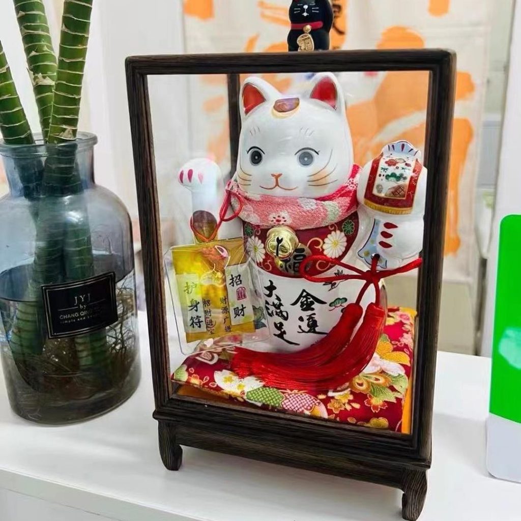 maneki neko cat