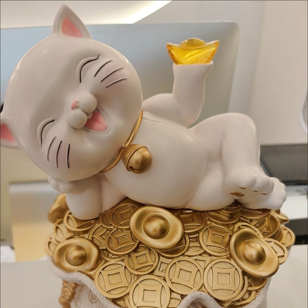 maneki neko cat