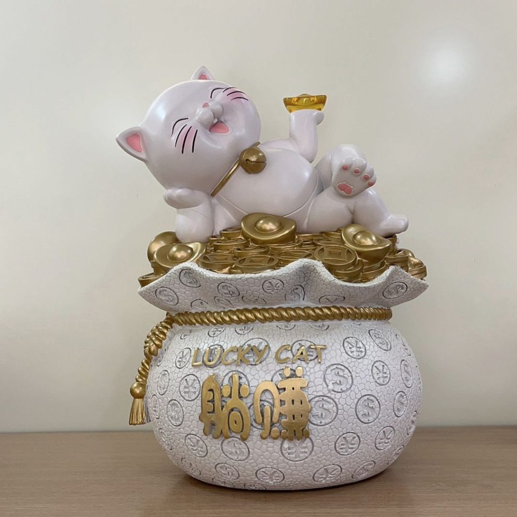 maneki neko cat