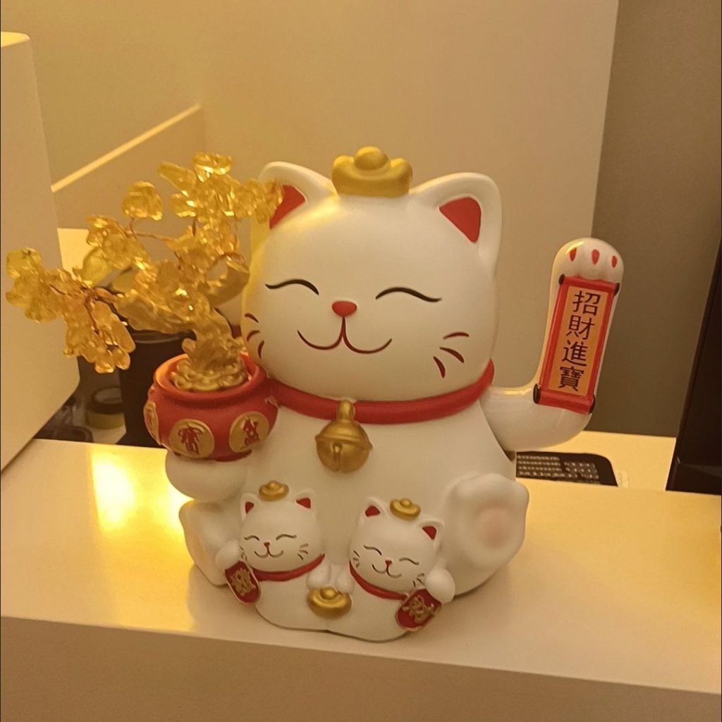 maneki neko cat