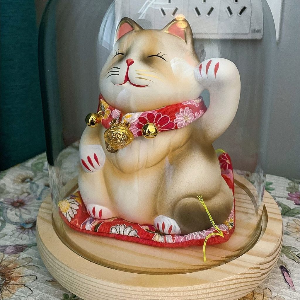 maneki neko cat
