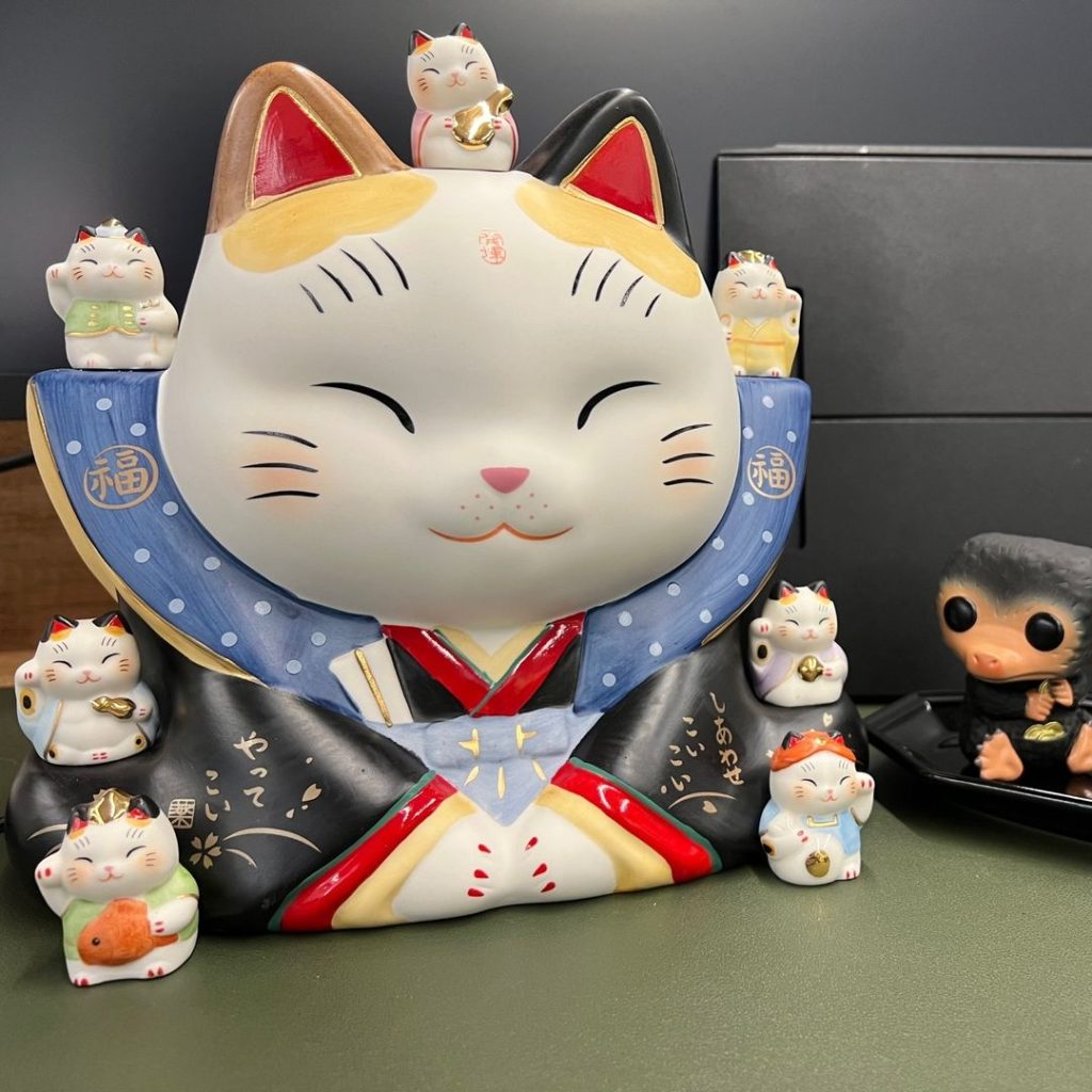 maneki neko cat