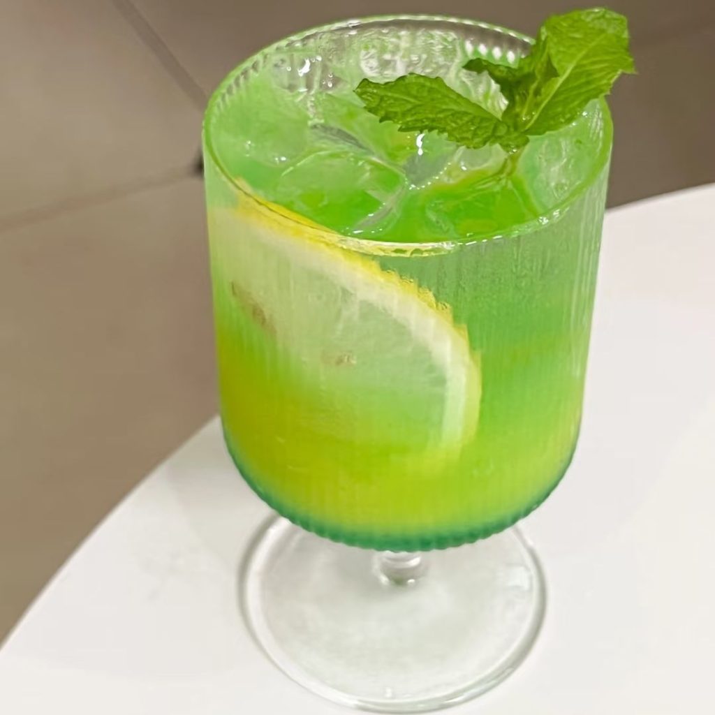 white rum​-21-Mint green white rum cocktail