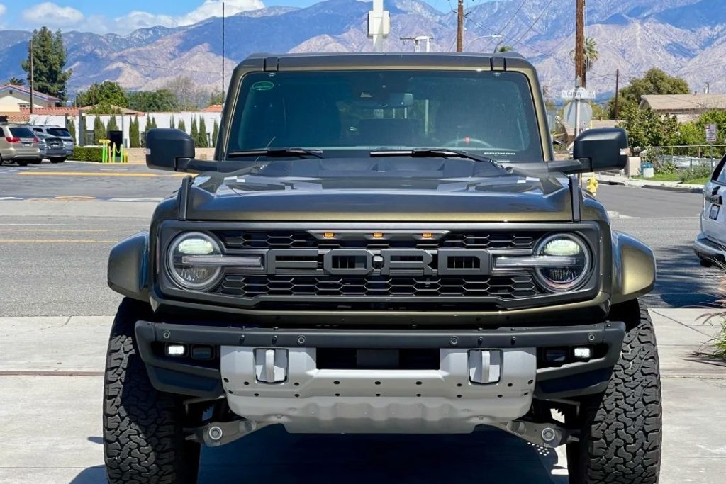 Ford Bronco-21-From Off-Road Pioneer to Modern Icon​​
