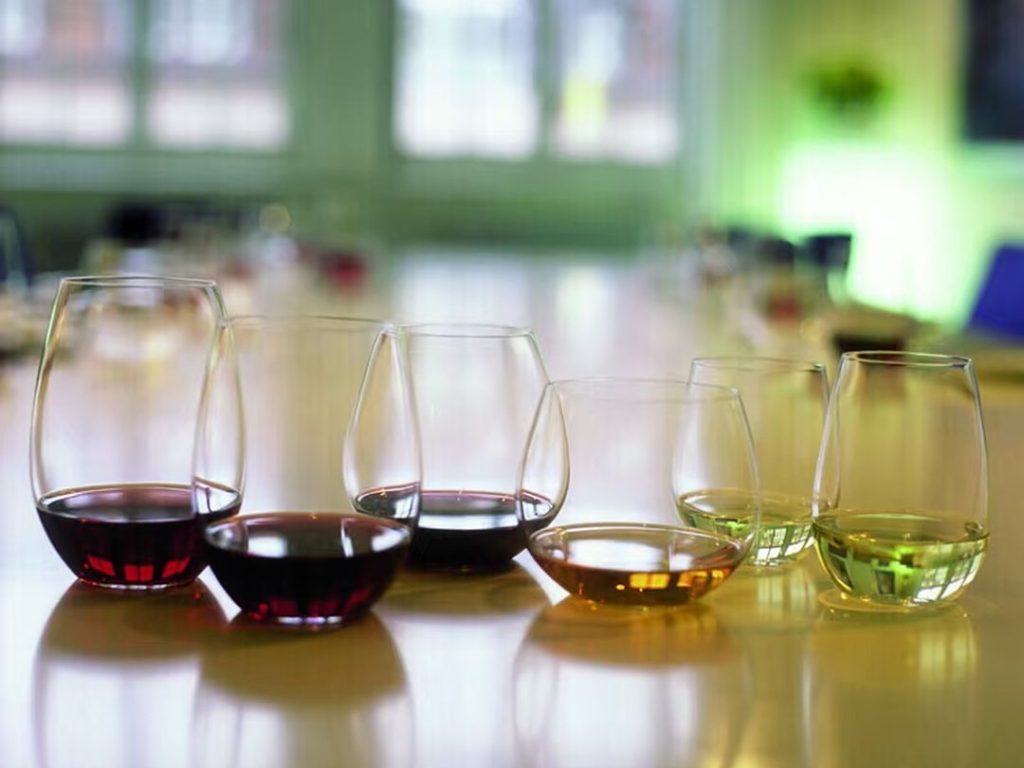 25 Best stemless wine glasses for casual sipping and entertaining 12 Stemless Wine Glasses-12-Riedel 'O' series