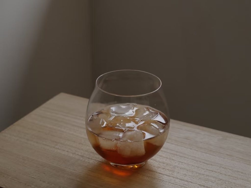 25 Best stemless wine glasses for casual sipping and entertaining 21 Stemless Wine Glasses-21-Good-looking
