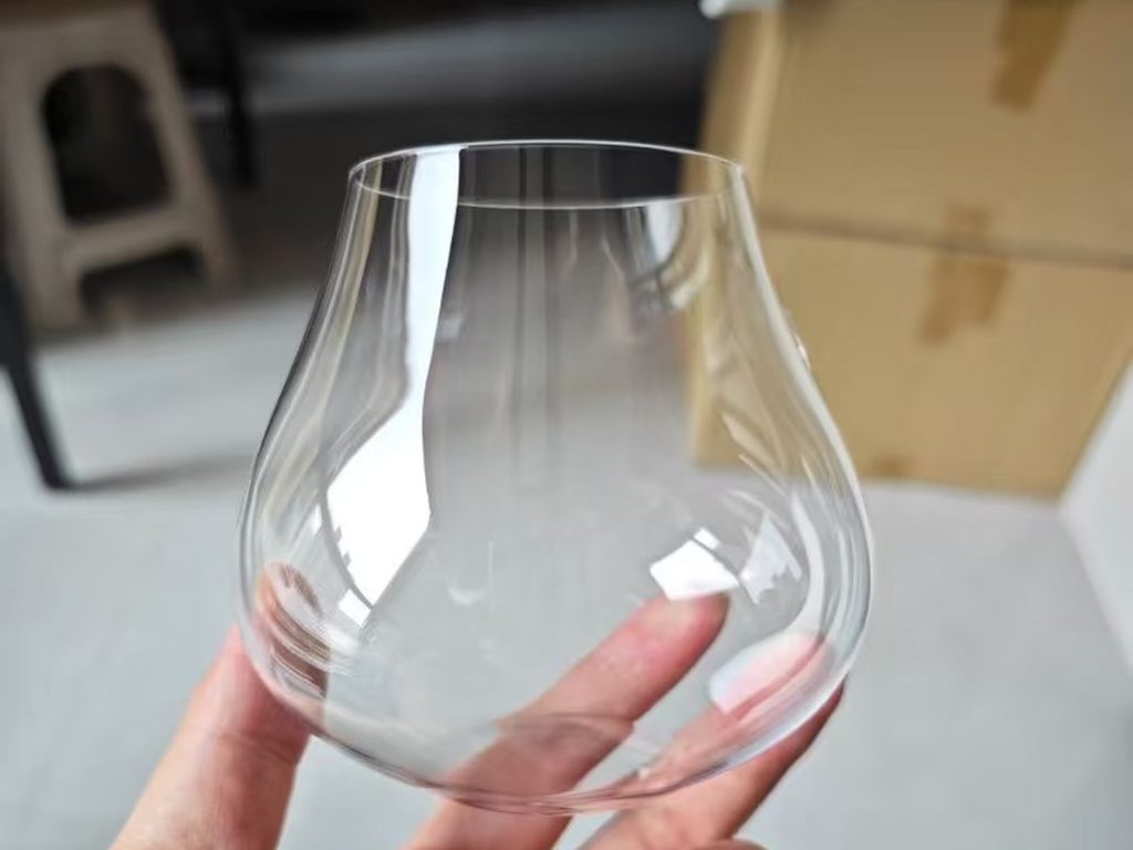 25 Best stemless wine glasses for casual sipping and entertaining 37 Stemless Wine Glasses-37-Crystal-thin