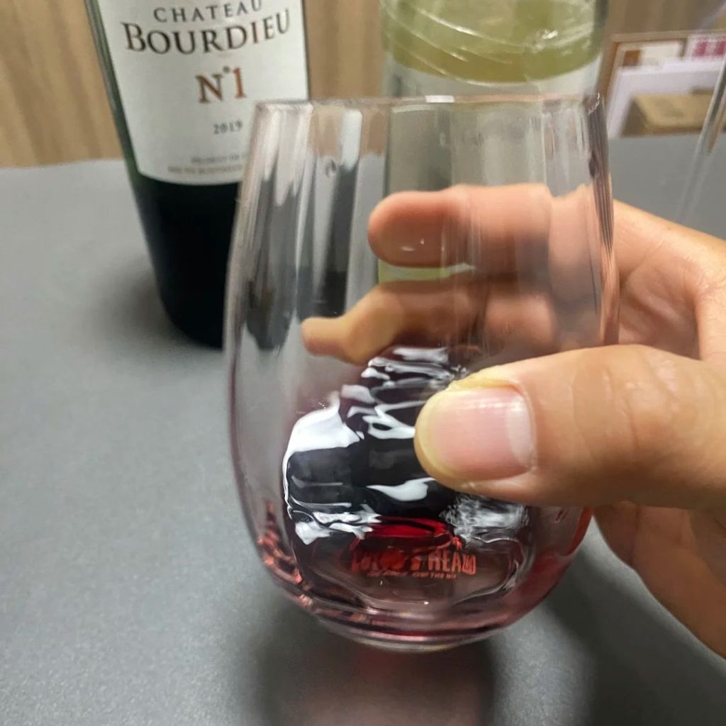 25 Best stemless wine glasses for casual sipping and entertaining 40 Stemless Wine Glasses-40-High-clarity