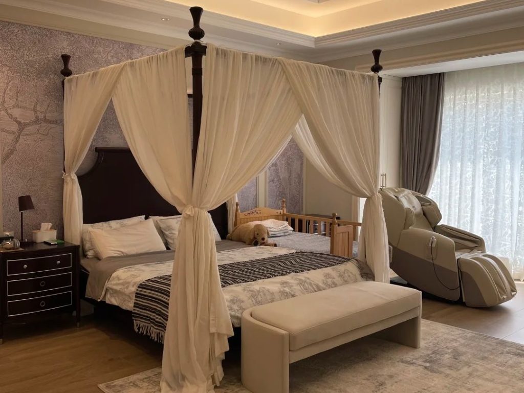 four poster bed​-40-​​French Country