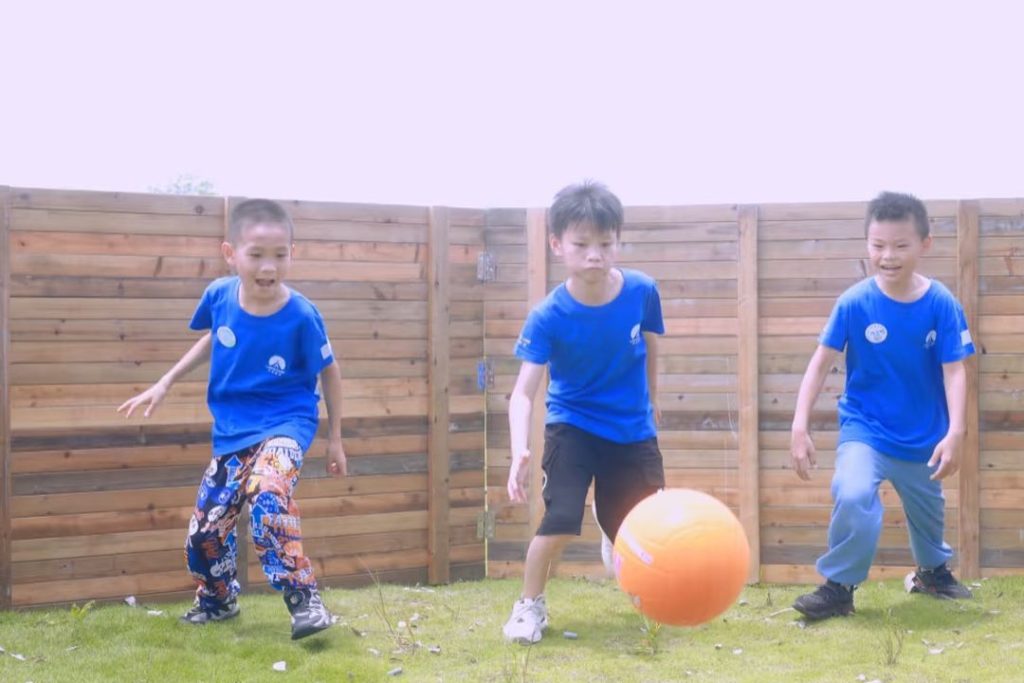 gaga ball​--19-loved worldwide