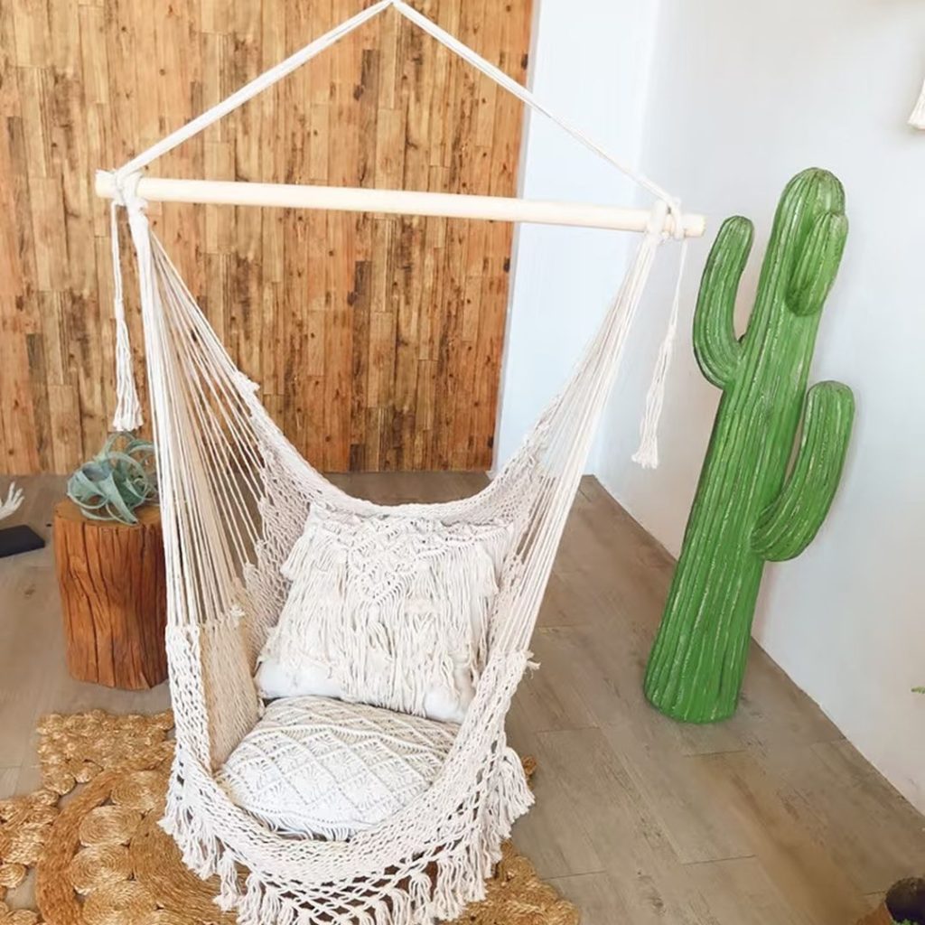 swinging hammock chair-3-​Tassel-Adorned