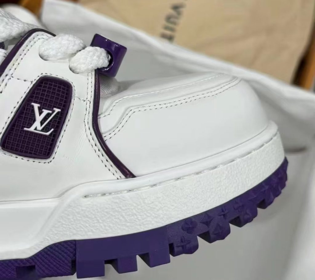 SPOTTING fake reps shoes: 7 Essential Tips You Need To Know 14 Reps shoes-13-Fake LV Shoes