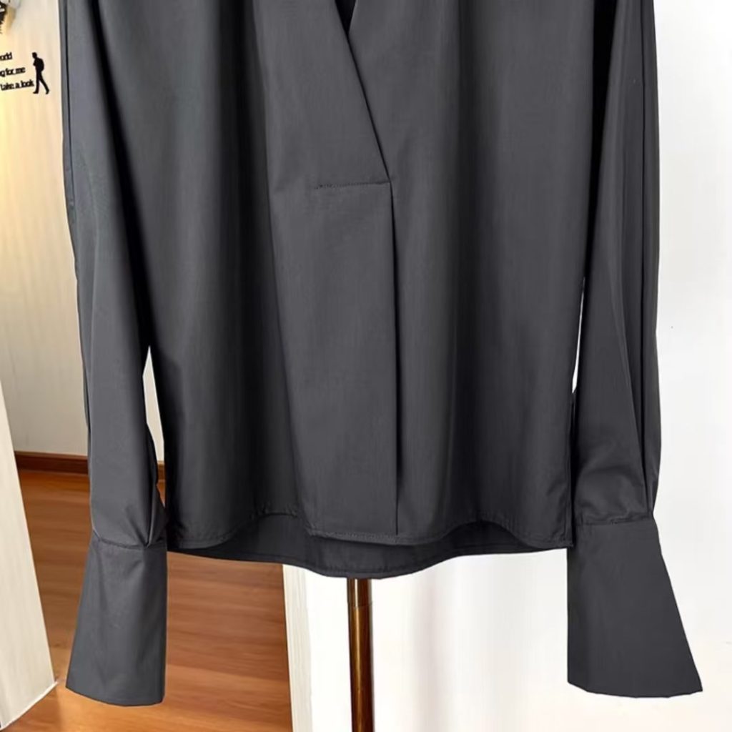 black blouse​-19