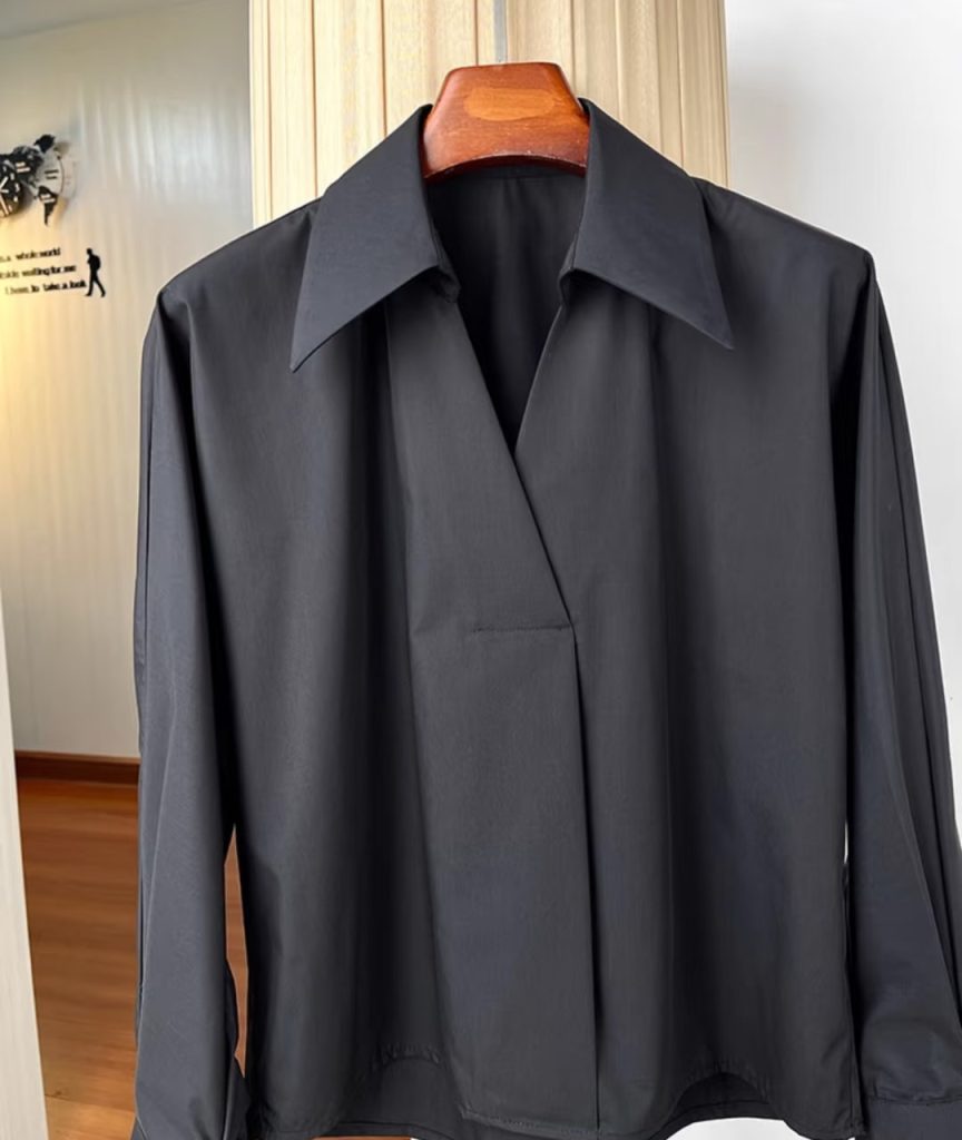 black blouse​-22
