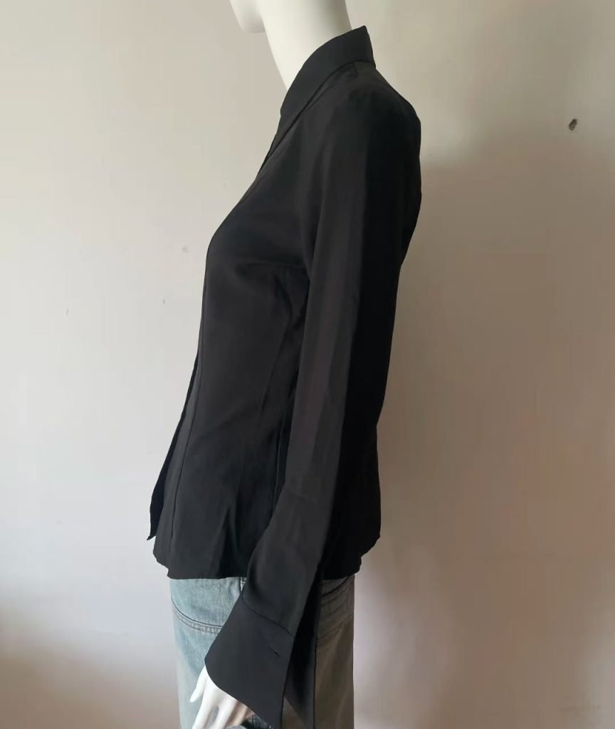 black blouse​-39-vintage fendi