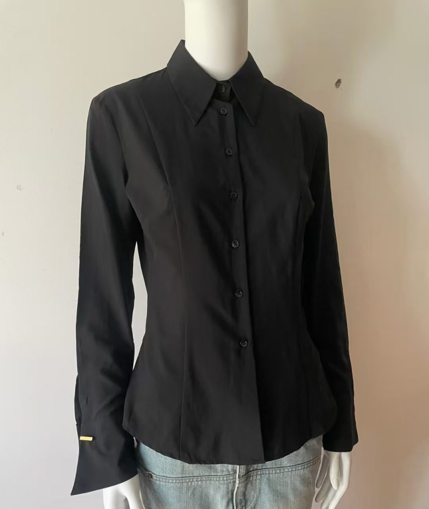 black blouse​-40-vintage fendi