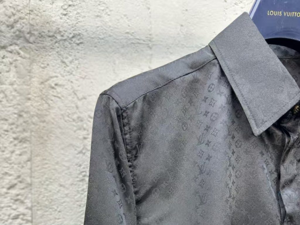 black blouse​-9-LOUIS VUITTON-ladies